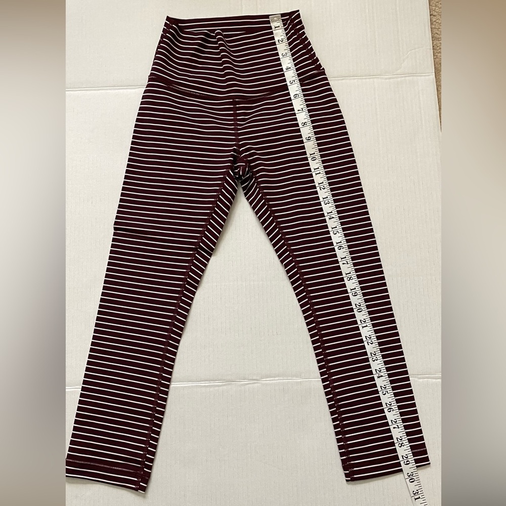 Lululemon Women Leggings Size 4. Super Soft And Stretchy.